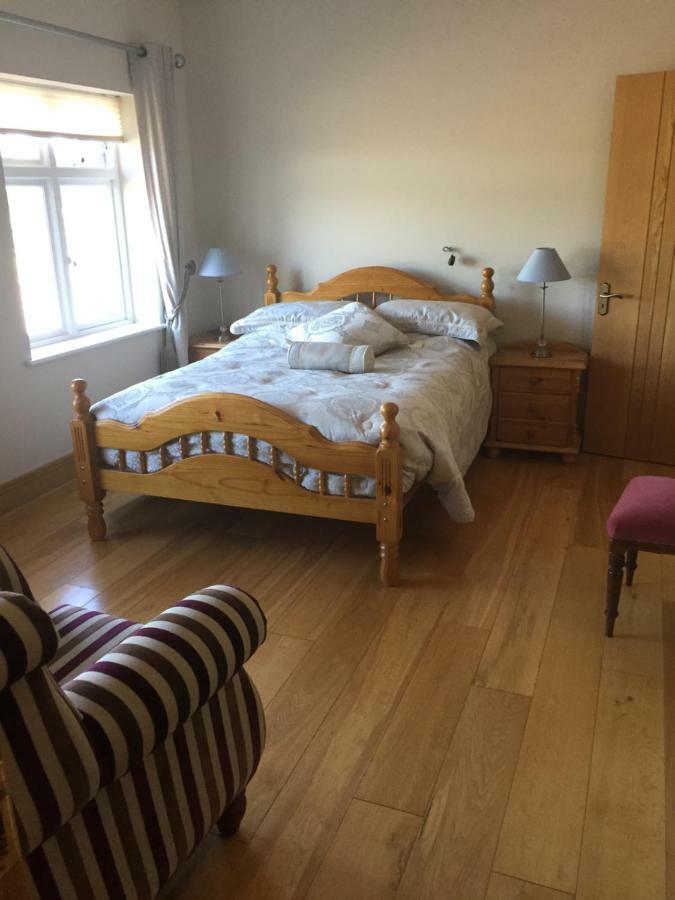 Flushing Meadows Hotel Crossmolina Ngoại thất bức ảnh