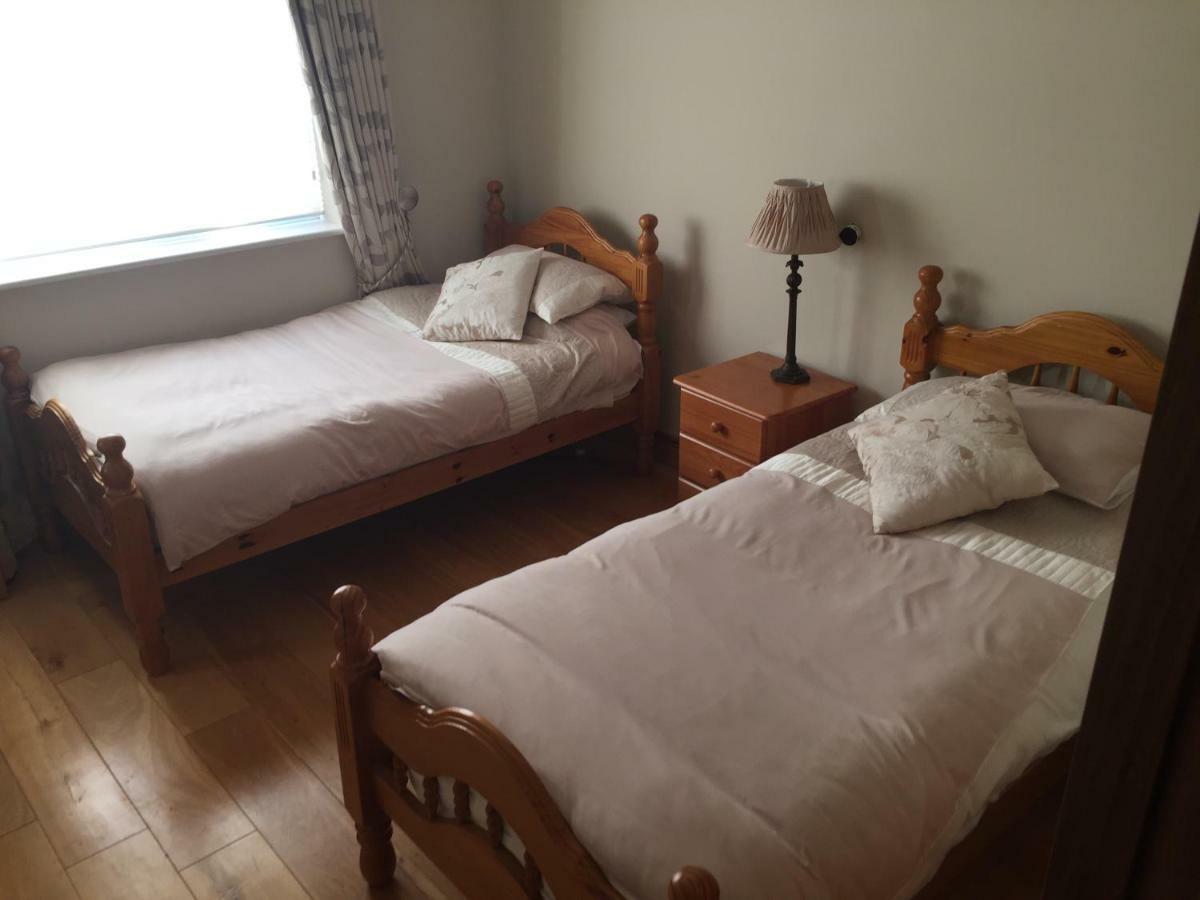 Flushing Meadows Hotel Crossmolina Ngoại thất bức ảnh