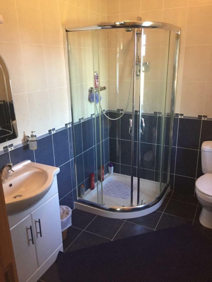 Flushing Meadows Hotel Crossmolina Ngoại thất bức ảnh